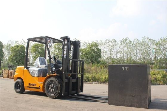3000 kg Diesel Counterbalance 5000 mm Lift Diesel napędzany wóz widłowy