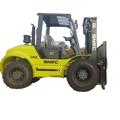 3000 kg 3500 kg wózek widłowy z napędem na wszystkie koła z trzema masztami