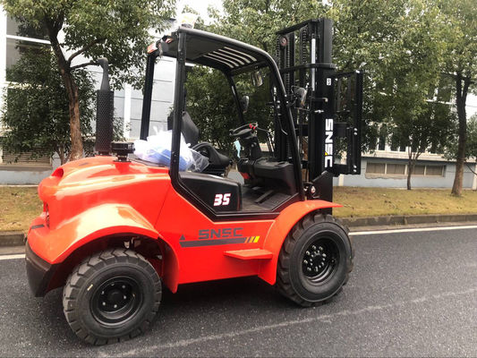 3000 kg-5000 kg 4WD wózki widłowe na terenie nierównym